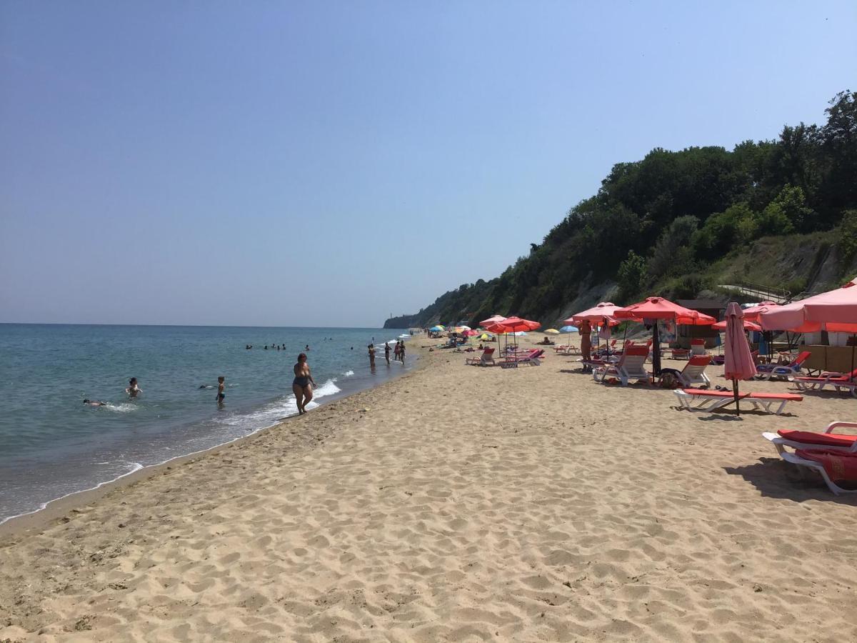 Rose Apartment On The Beach Бяла Экстерьер фото